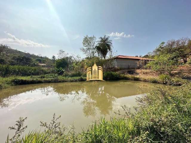 Venda de Lindo Sítio com Casa e Lago em Esmeraldas - R$220.000