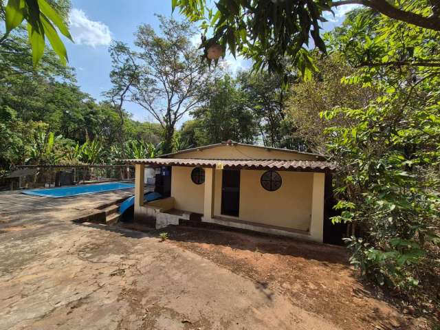 Sítio à Venda em Betim - 1.497m², 2 Quartos, Piscina - R$350.000