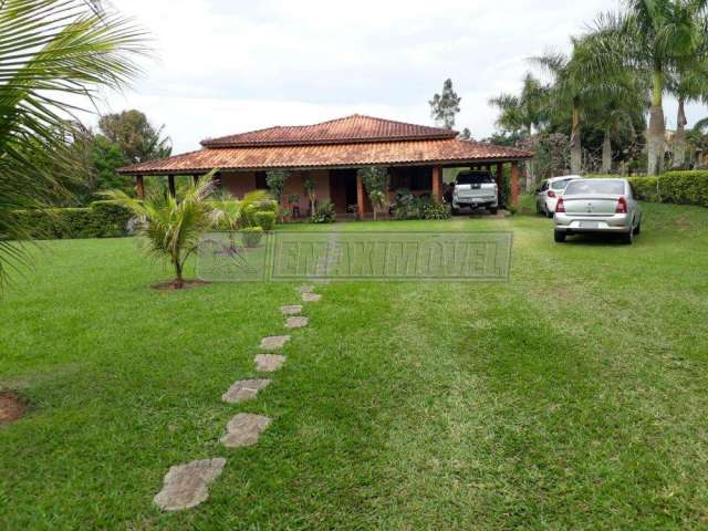 Casa em Bairros em Araçoiaba da Serra