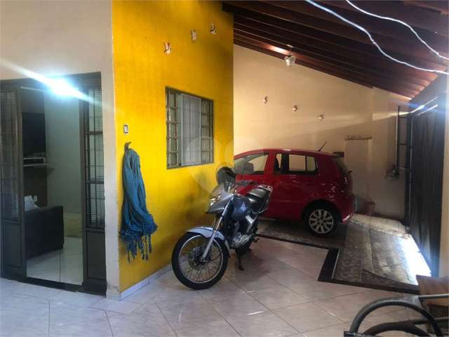 Casa com 3 quartos à venda em Jardim Dona Lili - SP