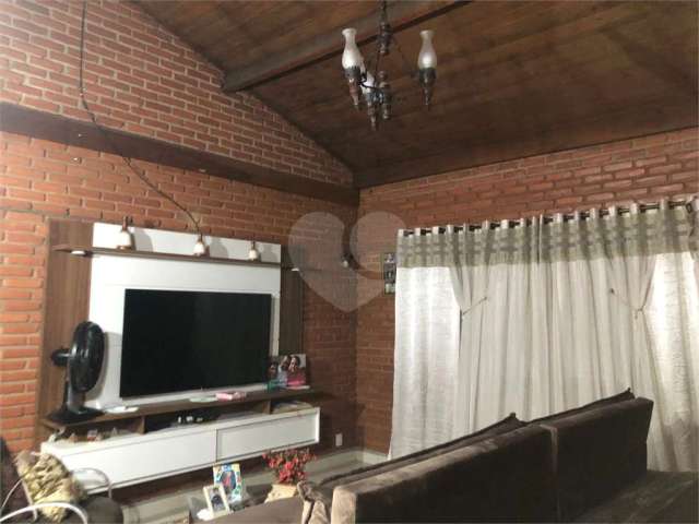 Casa com 2 quartos à venda em Vila Camargo - SP