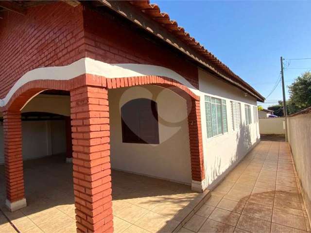 Casa com 2 quartos à venda em Conjunto Habitacional Damascena Luiz Vides - SP