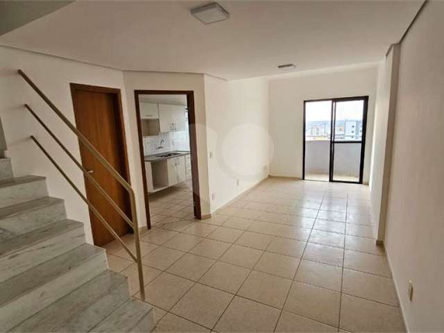 Duplex com 3 quartos à venda em Jardim Infante Dom Henrique - SP