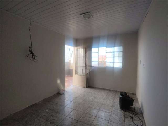 Casa com 3 quartos à venda em Jardim Godoy - SP