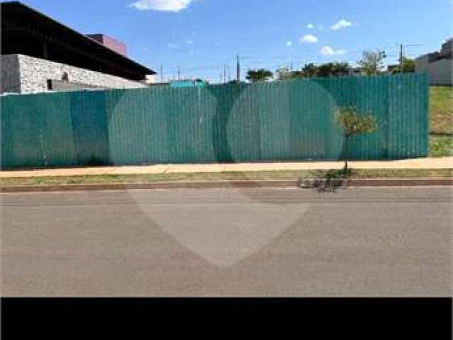 Terreno à venda em Residencial Tamboré - SP