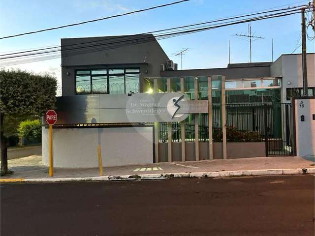 Prédio inteiro com 4 quartos à venda ou para locação em Vila Nova Santa Clara - SP