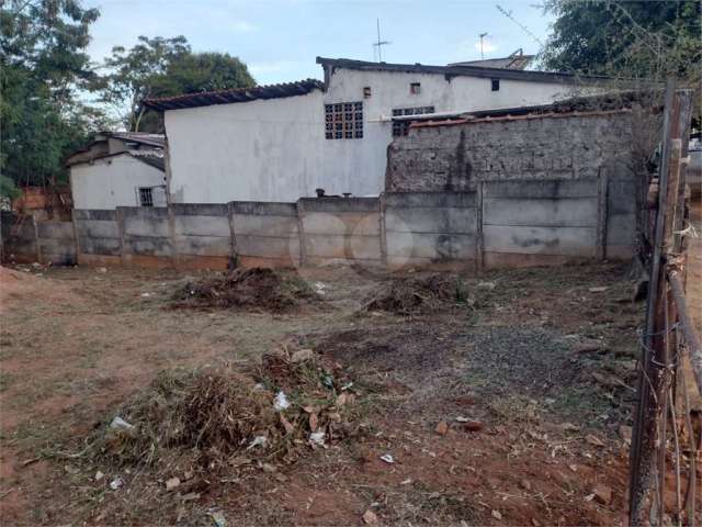 Terreno à venda em Jardim Jandira - SP