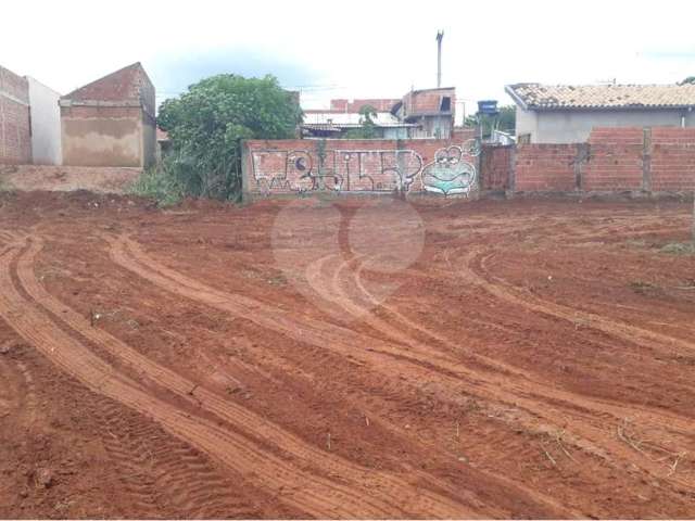 Terreno à venda em Conjunto Habitacional Presidente Eurico Gaspar Dutra - SP