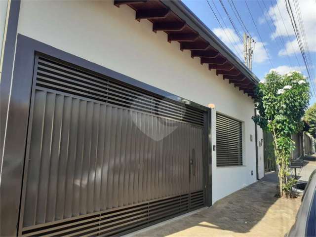 Casa com 3 quartos à venda em Vila Cardia - SP