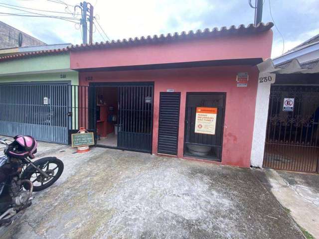 Excelente Casa Terrea em Bairro Arborizado e Residencial!!!