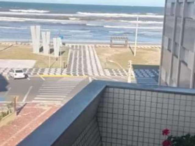 Lindo apartamento com sacada e vista para o mar