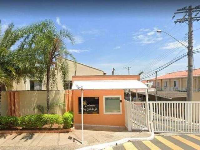 Casa em condomínio de 2 dorms com 2 vagas cobertas