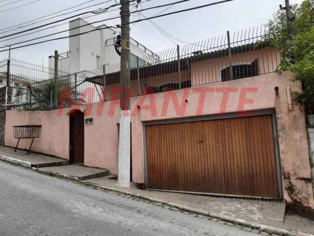 Sobrado de 299m² com 4 quartos em Tremembe