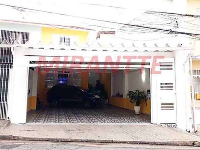 Sobrado de 220m² com 4 quartos em Tremembe