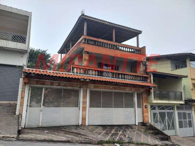 Sobrado de 250m² com 3 quartos em Parque Continental