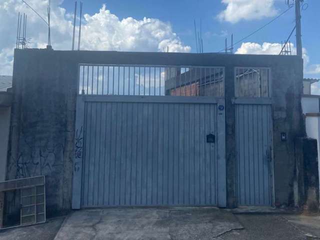 Sobrado de 180m² com 3 quartos em Santa Terezinha