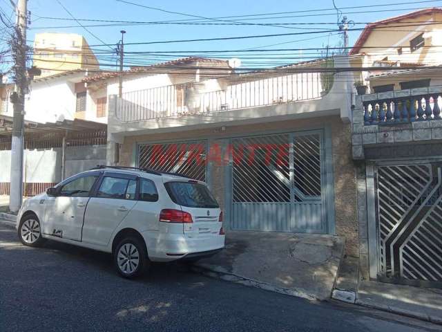 Sobrado de 220m² com 3 quartos em Jardim Peri