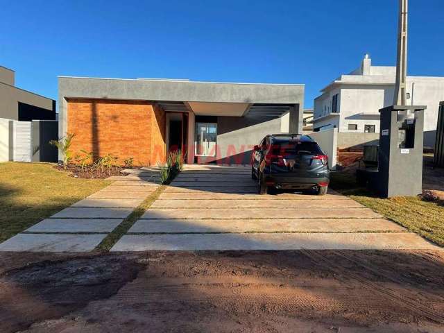 Casa terrea de 400m² com 3 quartos em Jardim Ninho Verde II