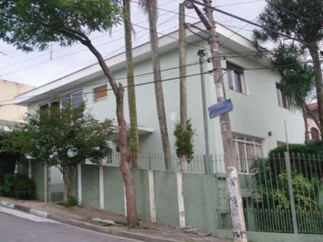 Sobrado com 4 quartos em Pedra Branca