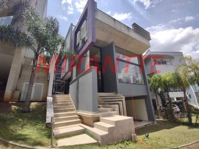 Cond. fechado de 480m² com 4 quartos em Jardim Floresta