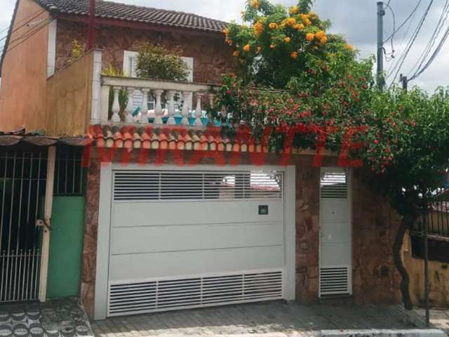 Sobrado de 204m² com 4 quartos em Vila Gustavo