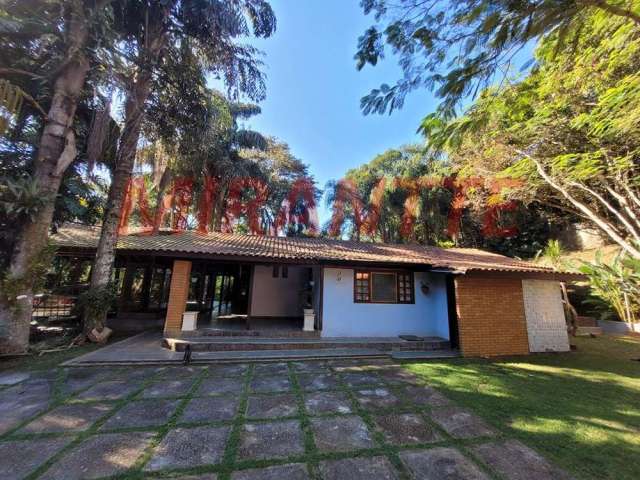 Casa terrea de 300m² com 3 quartos em Serra Da Cantareira