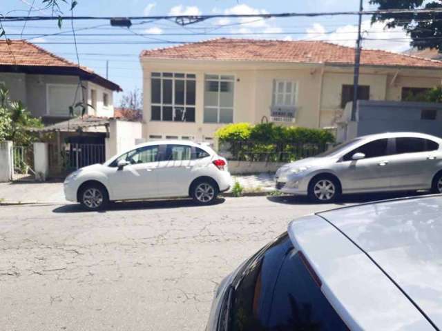 Sobrado de 222m² com 3 quartos em Água Fria