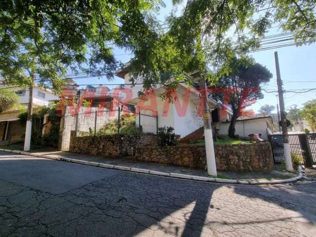 Sobrado de 330m² com 4 quartos em Jardim São Bento