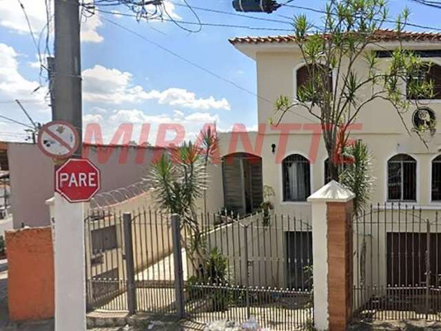 Sobrado de 170m² com 3 quartos em Horto Florestal