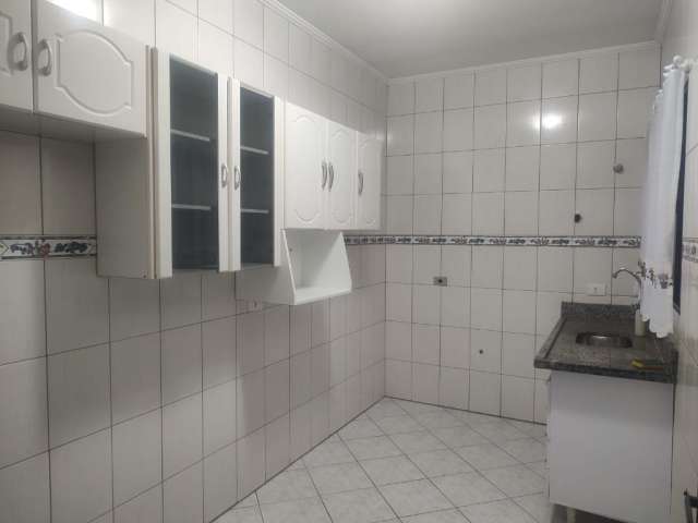 Apartamento muito bem localizado na Vila Euclides, divisa com Chácara Inglesa.