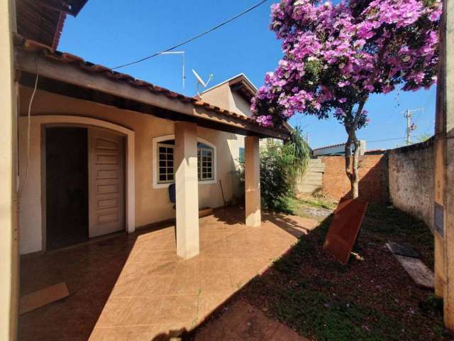 Imóvel com 2 casas no Jardim Conservani