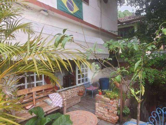 Casa com 4 quartos à venda, 321 m² por R$ 850.000 - Rio Comprido