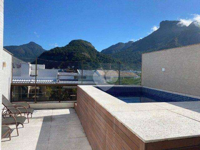 Jardim Oceânico - Cobertura Duplex totalmente reformada com Vista para a Pedra da Gávea. Barra da Tijuca/RJ.