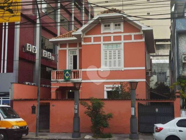 Casa localizada em Botafogo, ótimo para investidores!