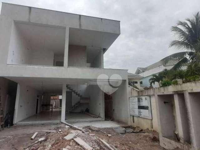 Casa com 4 dormitórios à venda, 300 m² por R$ 3.840.000,00 - Barra da Tijuca - Rio de Janeiro/RJ
