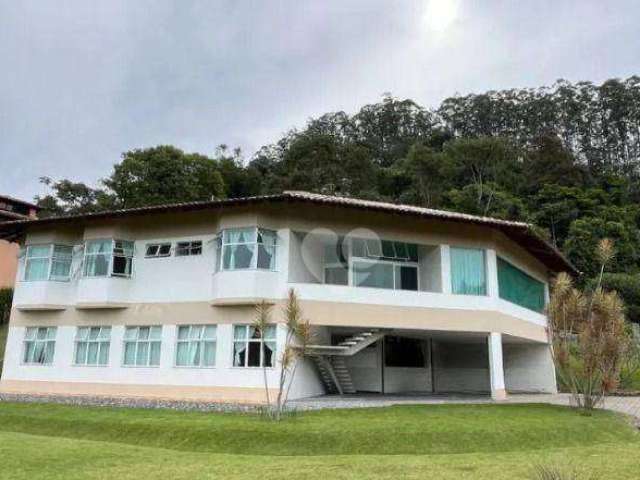 Casa com 4 quartos sendo 4 suítes à venda, 400 m² por R$ 4.000.000 - Itaipava