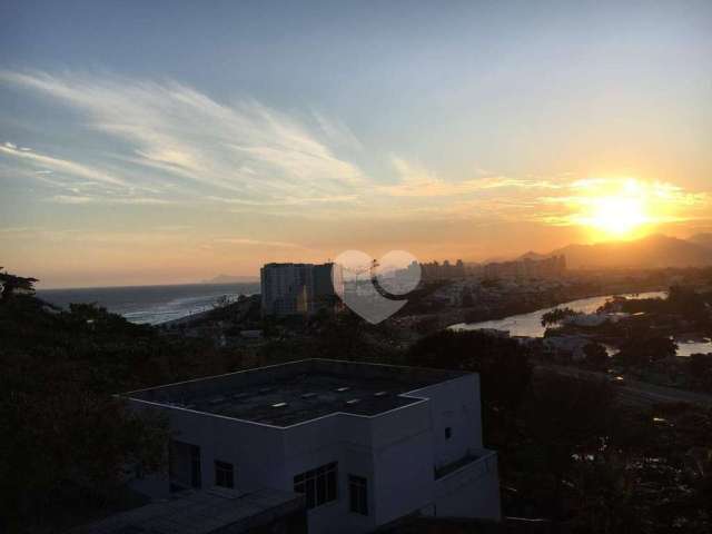 Terreno no Joá com Vista para o Mar em Condomínio Fechado