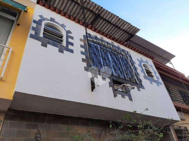 Casa de vila na grande Tijuca, próxima ao shopping e metrô, com uma vaga de garagem