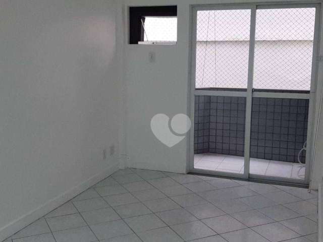 Apartamento a venda com 65 metros quadrados, 02 quartos, suite, varanda, área se serviço e 01 vaga naTijuca.