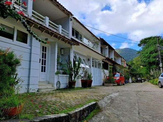 Casa de Rua com 4 quartos à venda, 240m² - Alto da Boa Vista