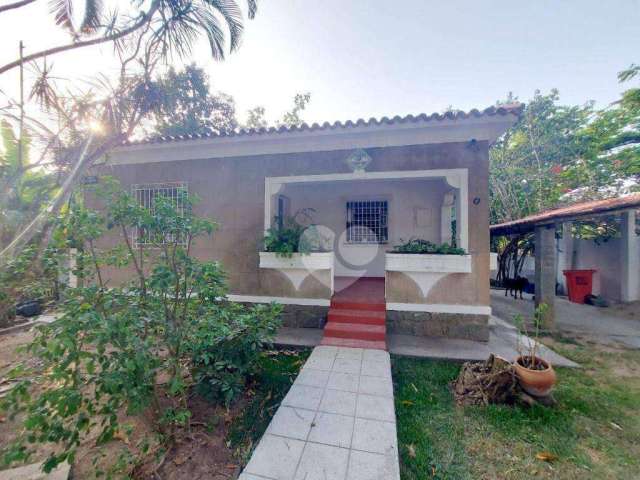 Casa com 3  amplos quartos à venda, 160 m² por R$ 850.000 - Guaratiba