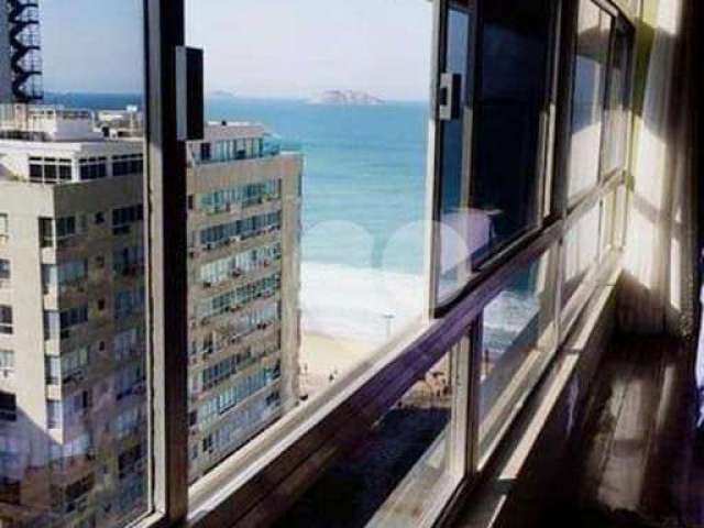 Apartamento no Leblon com  4 Quartos, Quadra da Praia