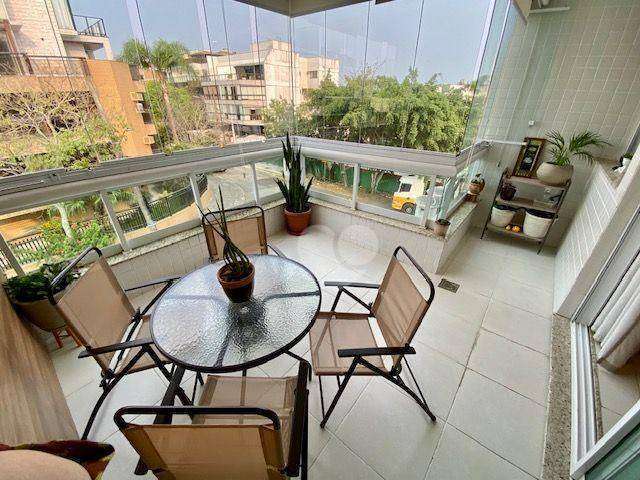 Lopes Enjoy Vende Apartamento 3 quartos, 93 m², sol manhã, 2 vagas, Condomínio Califórnia Coast, Recreio dos Bandeirantes.