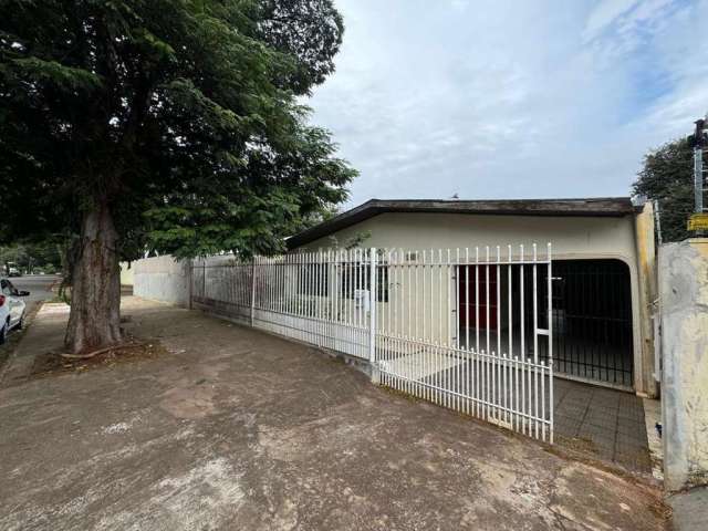 Casa para Venda em Maringá, Zona 05, 4 dormitórios, 1 suíte, 2 banheiros, 2 vagas