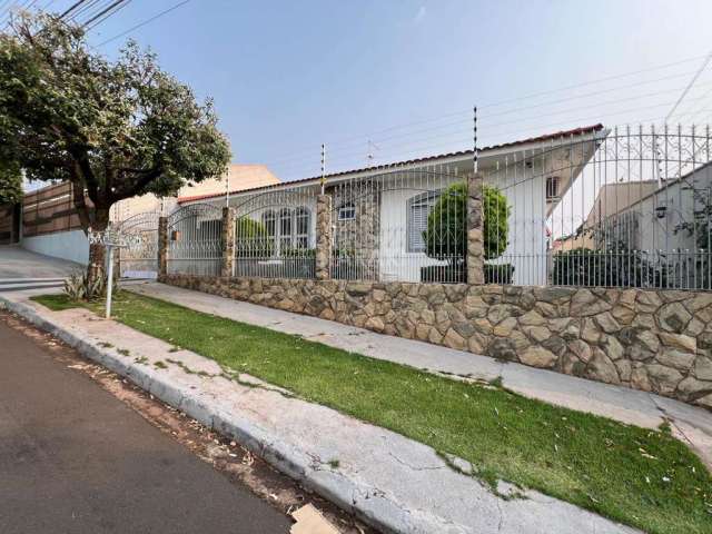 Casa para Venda em Maringá, Jardim Oásis, 3 dormitórios, 1 suíte, 3 banheiros, 6 vagas