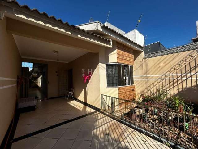 Casa para Venda em Maringá, Jardim Itália II, 3 dormitórios, 1 suíte, 2 banheiros, 2 vagas