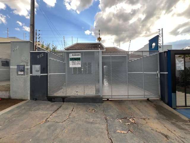 Casa para Venda em Maringá, Jardim Três Lagoas, 2 dormitórios, 1 banheiro, 2 vagas