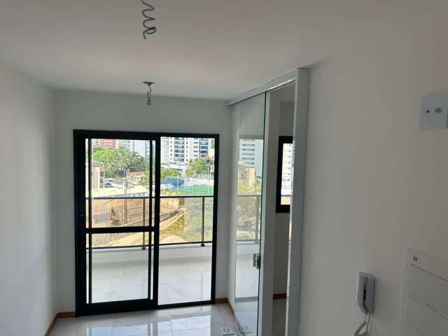 Apartamento com 1 quarto à venda na Avenida Simon Bolívar, Armação, Salvador, 27 m2 por R$ 315.000