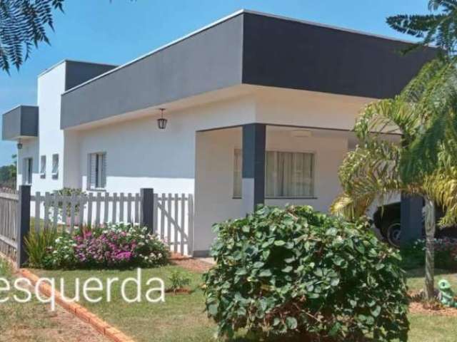 Casa em condomínio fechado à venda em Thermas de Santa Barbara, Águas de Santa Bárbara  por R$ 480.000