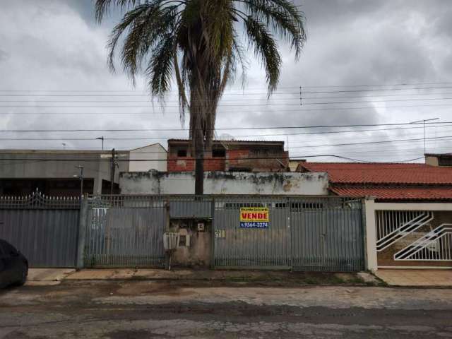 Casa com 3 quartos à venda na QE 24, Guará II, Brasília, 200 m2 por R$ 600.000